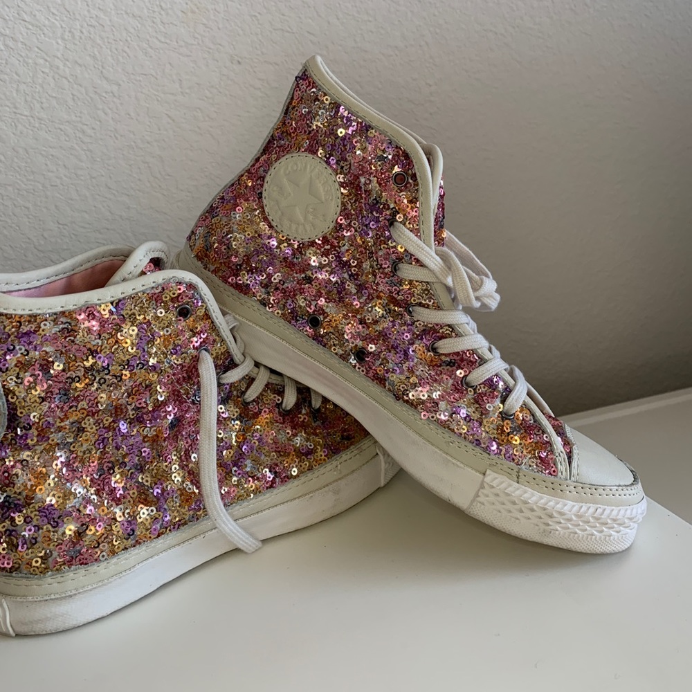 Converse sparkle hi tops size 6 women’s.